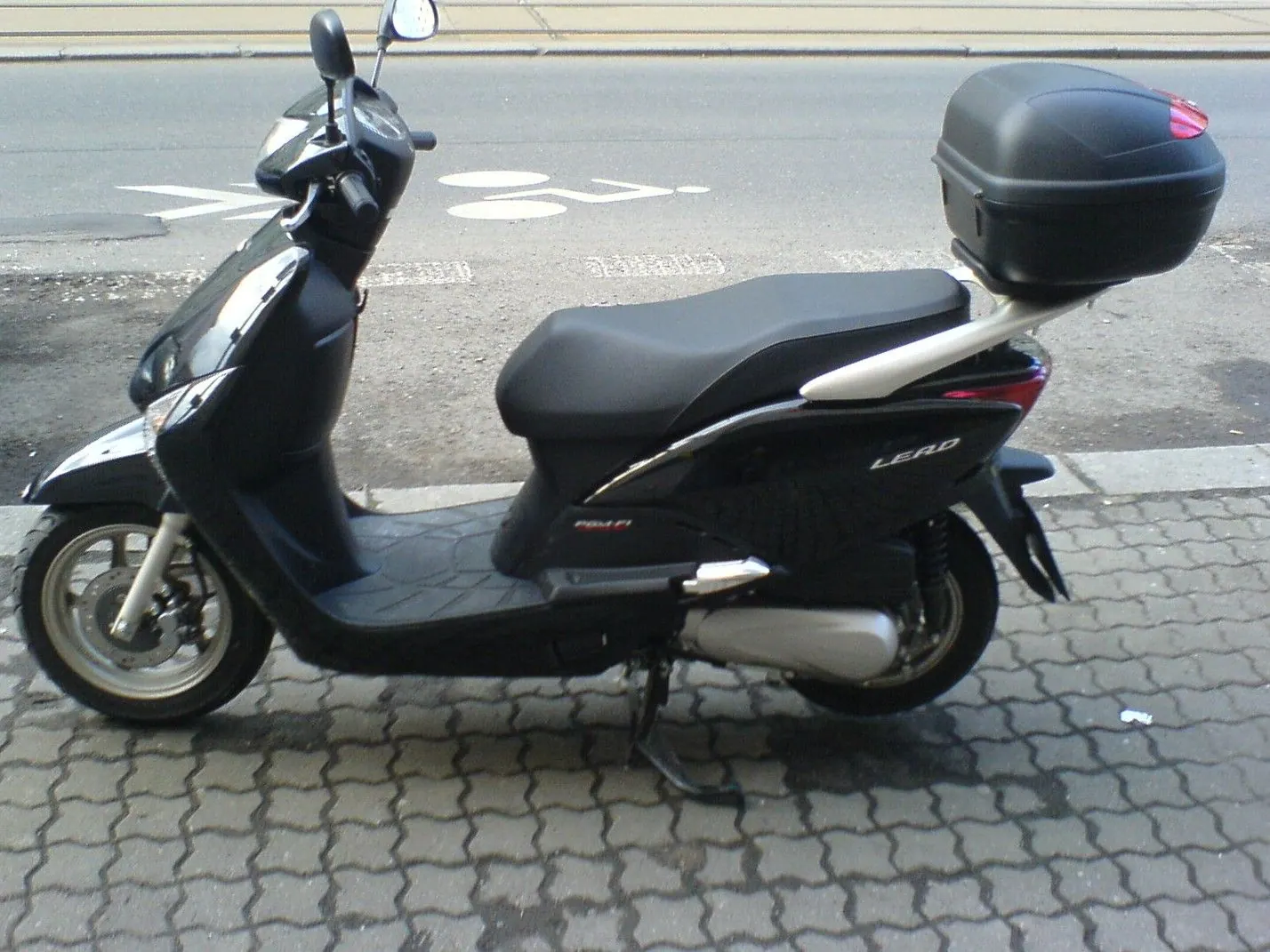 Honda Lead 110 sencilla